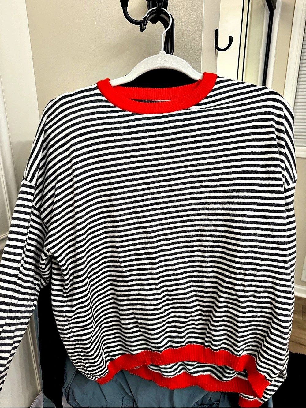Black & White Striped Long Sleeve Top